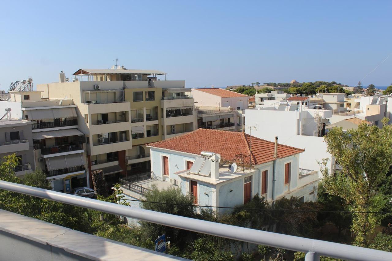 Le Chris Central Apartments Rétino Exterior foto